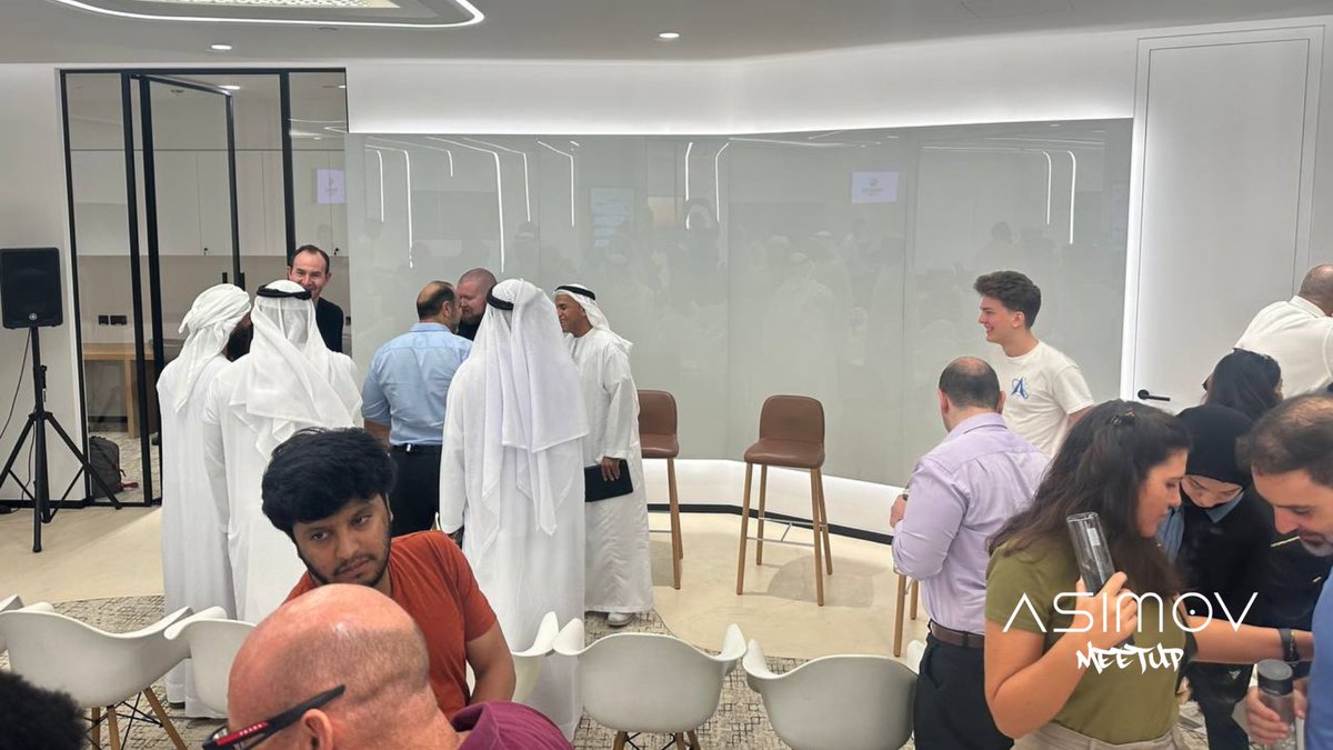 ASIMOVMeetup's tweet image. 🔥 The panel discussion at CodersHQ was epic! Now's the perfect time to break off into small groups, geek out over some deep convo, and snag some snacks. 
Let's keep this tech vibe rolling!
#AsimovAIMeetup #CodersHQ