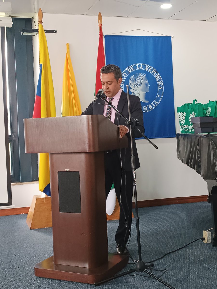 El Ingeniero Carlos Guerrero, coordinador general de la Mancomunidad del Norte, presentó los avances de los proyectos del Hermanamiento Transfronterizo Colombo-Ecuatoriano. Se destacó el apoyo al desarrollo empresarial de las MIPYMES de Esmeraldas, Carchi, Imbabura y Sucumbíos.
