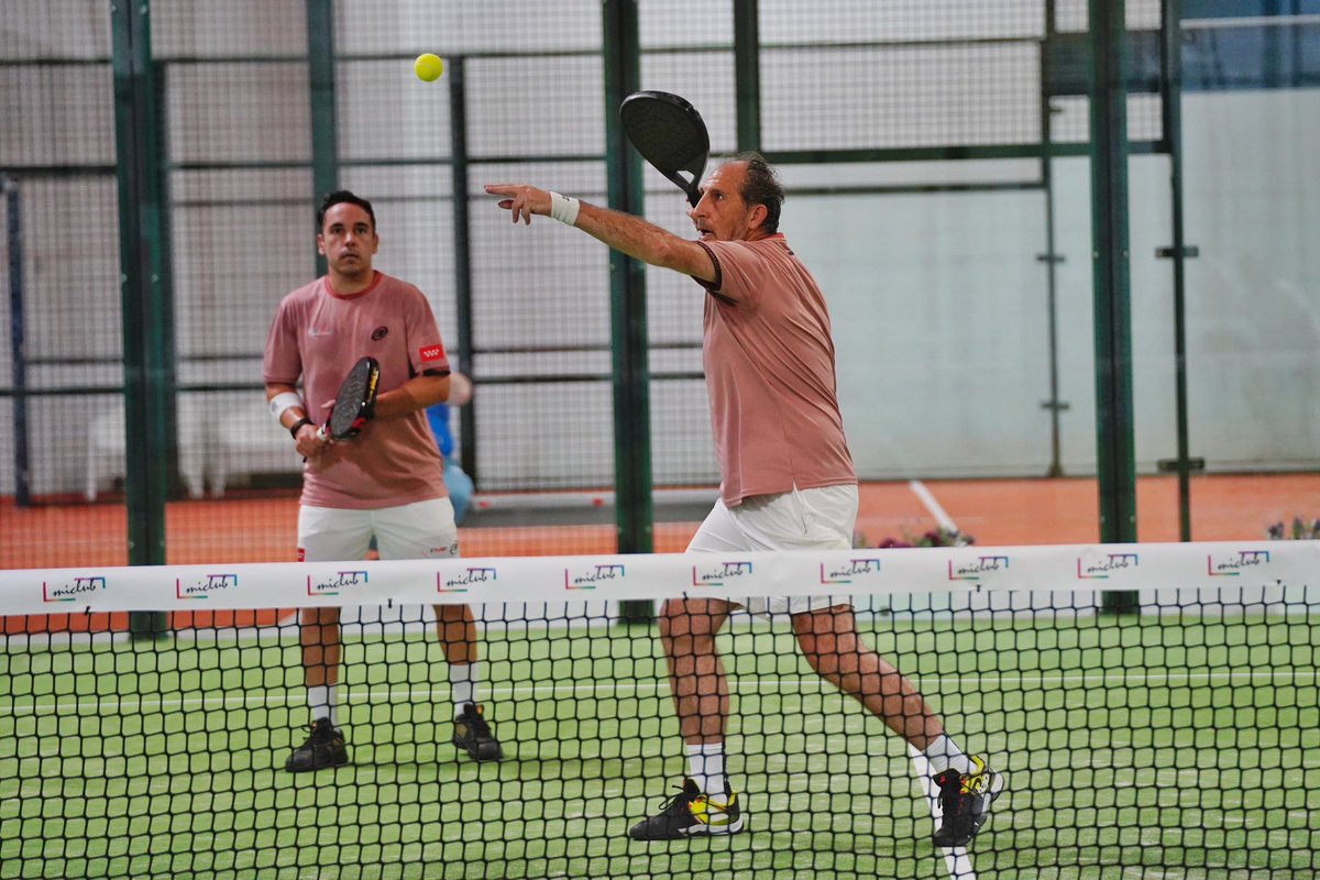 FMP_Padel's tweet photo. 🔝🏆🎾 Campeonato de España 🇪🇸 de pádel por SSAA de Veteranos 

🚹 Cuartos 
⏰ 17:00 h
📍MiClub Pádel

Fed Madrileña Pádel
⚔️ 5-0
Fed Pádel Castilla y León

¡Vamos Madrid!
👏🏻👏🏻👏🏻👏🏻👏🏻

#soyfmpadel  @padelfederacion @bullpadelsport @fisiosaludmas https://t.co/0EhBz3uwH3