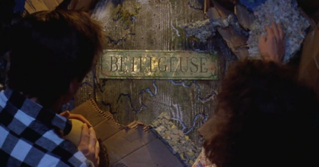 TheCinesthetic's tweet photo. Beetlejuice (1988) dir. Tim Burton https://t.co/N6jO0sv04G