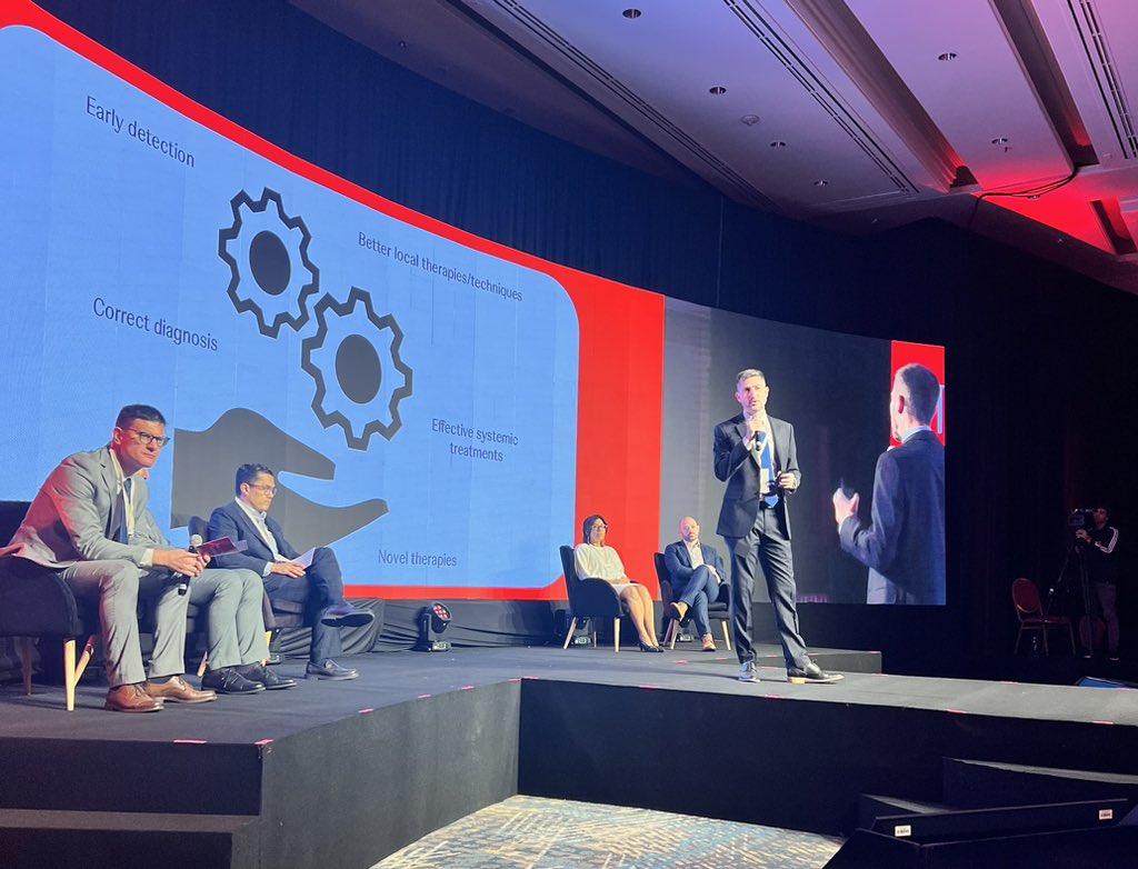Wonderful discussion by <a href="/Martin_AngelMD/">Martín Angel</a> about the challenges in integrating clinical care and therapeutic advances for #prostate cancer. #latamsummit <a href="/UroTarget/">UroTarget</a>