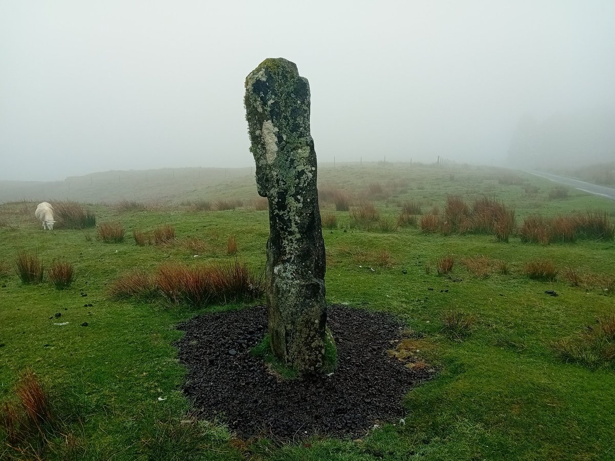 Pro_Geographer's tweet image. About 13 yrs ago I attended an @RGS_IBG lecture by @dnaxe about the #SmallIsles but until recently I'd never visited any of them! I've now ticked off the two largest #Rum &amp;amp; #Eigg, even reaching the top of Rum #Askival between the @CalMacFerries arrival and departure. What a day!