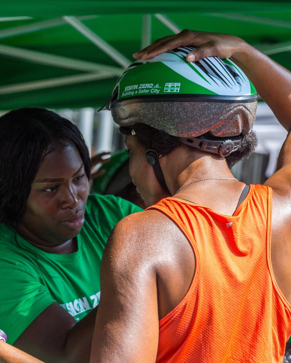 Do you need a new bike helmet? We’ve got Free Helmet Fitting & Distribution Events at Bellerose Playground in Queens and at Sol Bloom Playground in Manhattan this weekend. Get details or find an event near you: nyc.gov/bikeevents
