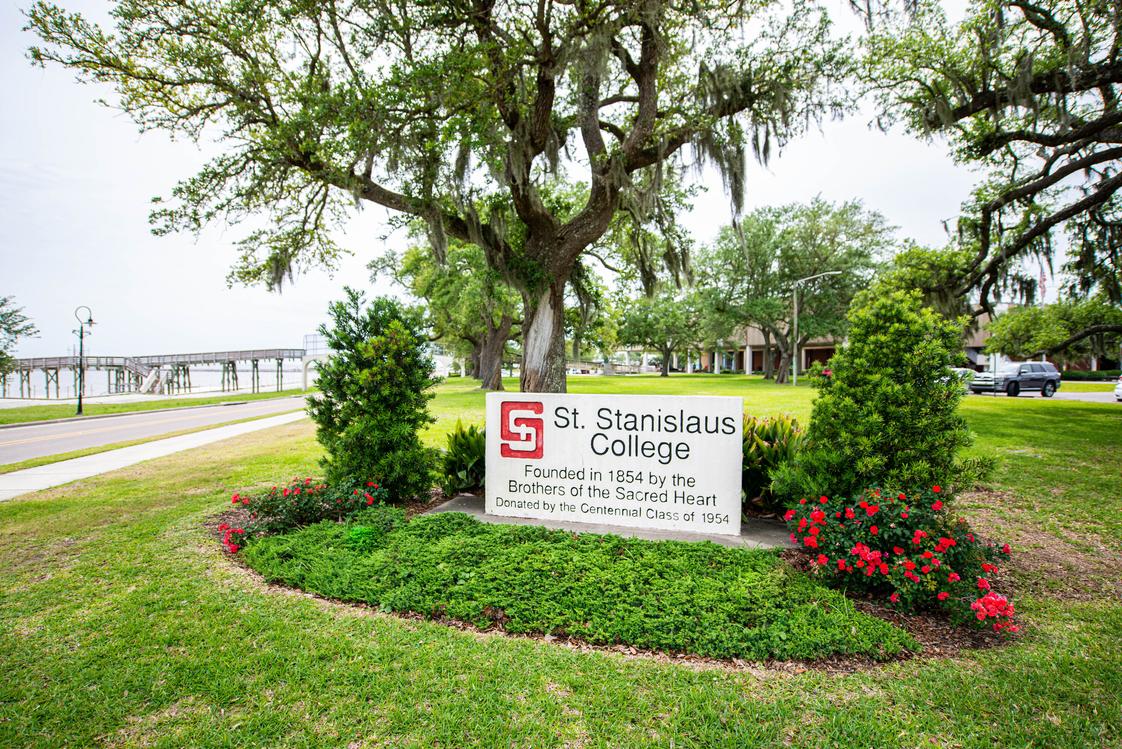 StanislausRocks's tweet image. This weekend’s Baccalaureate Mass and Commencement Exercises for the Class of 2024 will be live-streamed on YouTube.
Saturday, May 18th at 11:00 am
youtube.com/live/yRLceUq83…