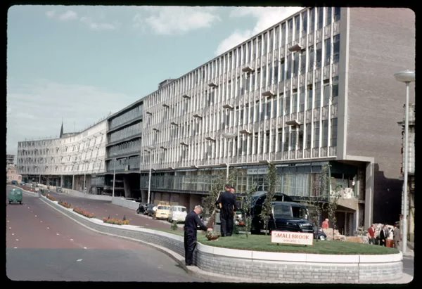 Smallbrook Ringway Centre looking resplendent in this photo by Phyllis Nicklin (circa 1960) 🤩

... aaand we've  nearly reached 25% of our target to #SaveSmallbrook ❗

Donate here to get us there: crowdfunder.co.uk/p/save-smallbr…