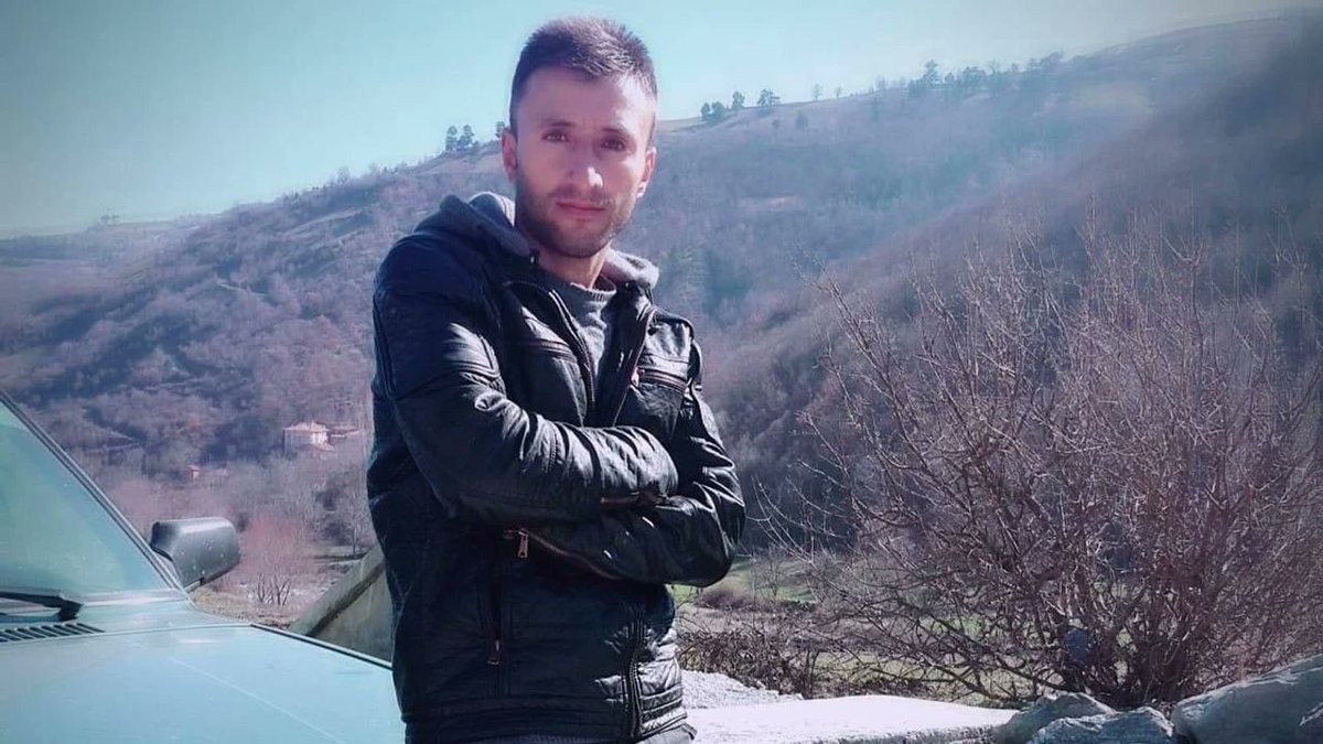 Antalya'da İş Cinayeti: İnşaattan düşen işçi hayatını kaybetti 🔴 Antalya Alanya'da çalıştığı inşaatın 5'inci katından düşen 33 yaşındaki Nurullah Sicim isimli işçi hayatını kaybetti.