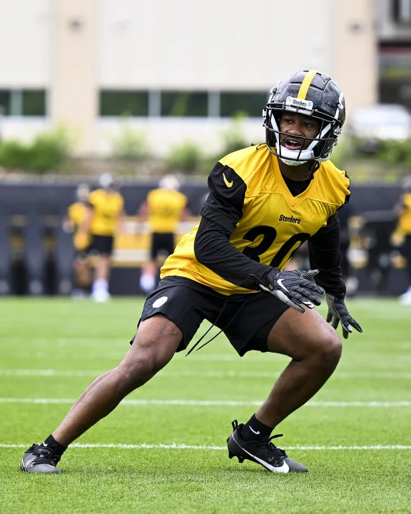 WVUfootball's tweet photo. First taste of the pros 🌟 https://t.co/bMIONtVTgY