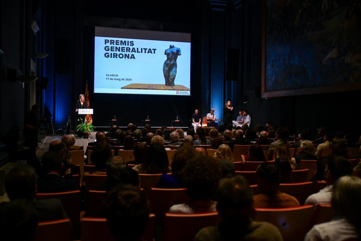 Delegació del Govern de Catalunya a Girona (@govgirona) on Twitter photo 🏆 Comença la gala de lliurament de guardons de la 2a edició dels #PremisGeneralitatGirona, que compta amb la participació del #conseller de <a href="/recercauniscat/">Recerca i Universitats</a> <a href="/quimnadal/">Joaquim Nadal</a> i la #delegada <a href="/laia_co/">Laia Cañigueral</a>.
🎶 <a href="/lesanxovetes/">Les Anxovetes</a> ens amenitzaran la vetllada amb la seva música. 🏆 Comença la gala de lliurament de guardons de la 2a edició dels #PremisGeneralitatGirona, que compta amb la participació del #conseller de <a href="/recercauniscat/">Recerca i Universitats</a> <a href="/quimnadal/">Joaquim Nadal</a> i la #delegada <a href="/laia_co/">Laia Cañigueral</a>.
🎶 <a href="/lesanxovetes/">Les Anxovetes</a> ens amenitzaran la vetllada amb la seva música.