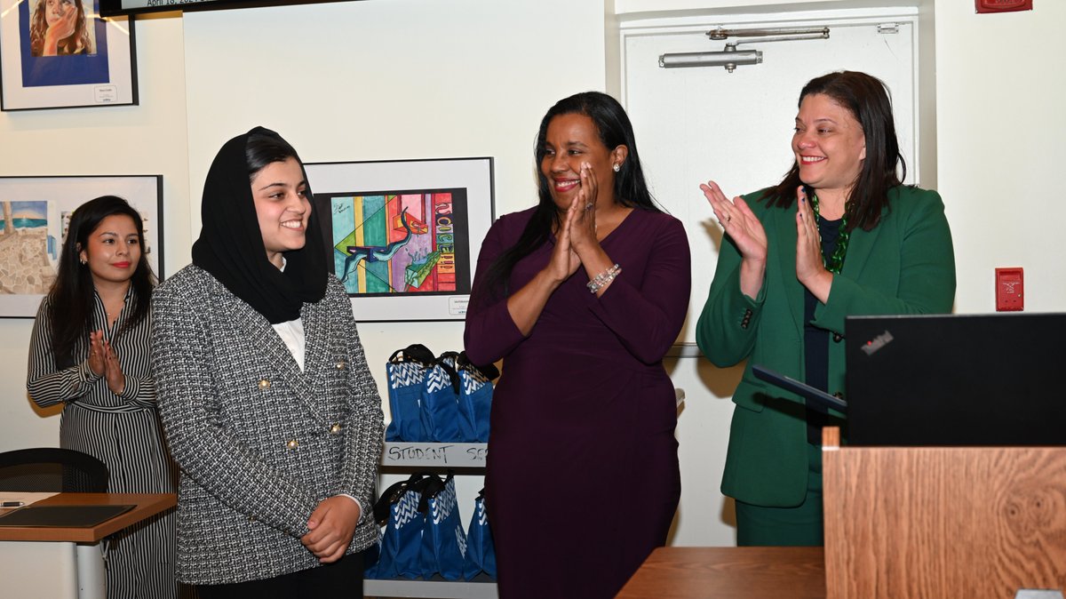 Deadline extended! 📣 Interested in being a student representative to the School Board? Submit your application by May 22, 2024. This is an amazing leadership opportunity and a chance to represent your fellow students: acps.cc/3yja2pT