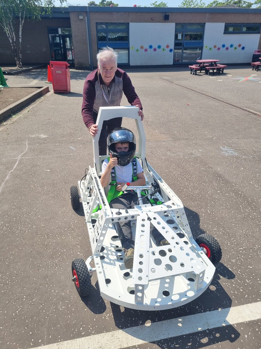 TodholmPs's tweet image. WOW! What a brilliant afternoon for our P6 drivers😍 Our Goblin Car is officially up &amp;amp; running! We practised drag races &amp;amp; full laps, they were all superstars! Kames Race Day soon...then onto Formula 1!🥳 Huge thanks, as always, to John our amazing #STEM Ambassador!😁 @GCU_Goblin
