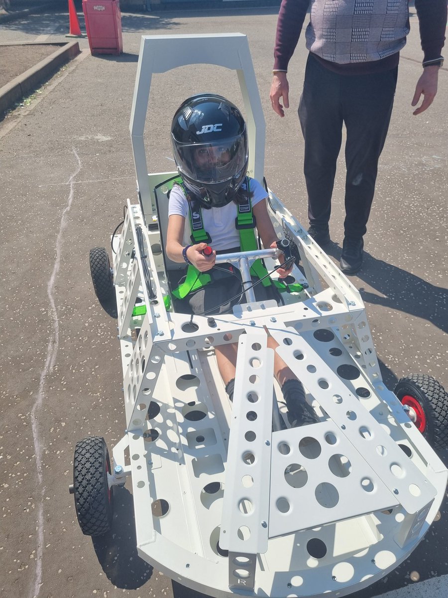 TodholmPs's tweet image. WOW! What a brilliant afternoon for our P6 drivers😍 Our Goblin Car is officially up &amp;amp; running! We practised drag races &amp;amp; full laps, they were all superstars! Kames Race Day soon...then onto Formula 1!🥳 Huge thanks, as always, to John our amazing #STEM Ambassador!😁 @GCU_Goblin
