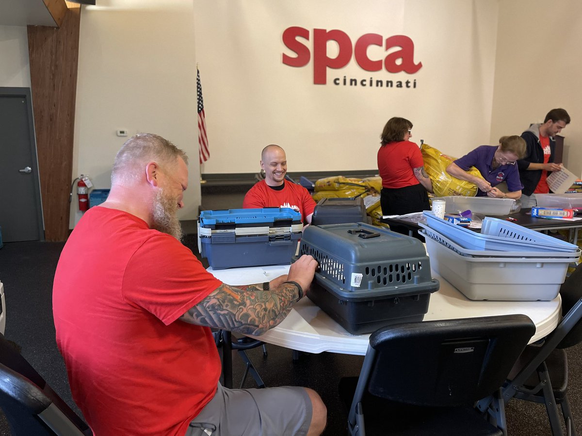 They crushed it! 3,000 POUNDS of pet food bagged in just 2-hours by UC employees of #UCServes. Not to mention prepping and folding sanitary pads, washing dishes and doing laundry. UC Serves rocks! We are so grateful for their visit; we can’t wait to see you all again soon.