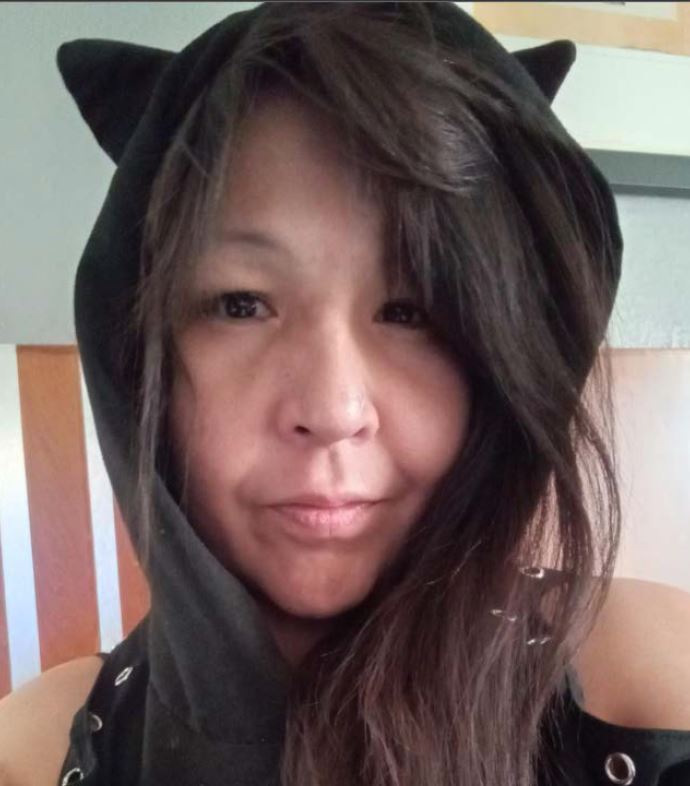 Missing woman from #HighPrairie, AB: Elora Auger (35 y/o) was reported missing on May 14. RCMP say she last spoke to her family on April 24. She's 5'6, 140 lbs, has brown hair and brown eyes. RT?