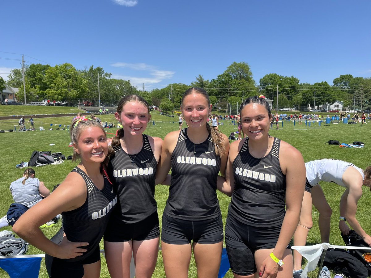 Zoie, Elaina, Alli, and Danika run a season’s best and finish 10th in the 4x100!
