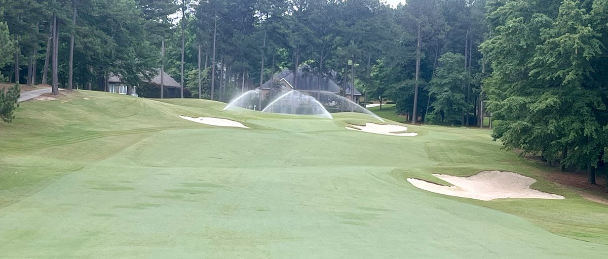 Despite the absolutely insane week I’ve had(one that makes you question why) the team at MV did an outstanding job.Major props go out to peers in the area that helped me and for @TSPTurf getting me all squared away.God bless and hope you have a fantastic weekend. @CarolinasGCSA