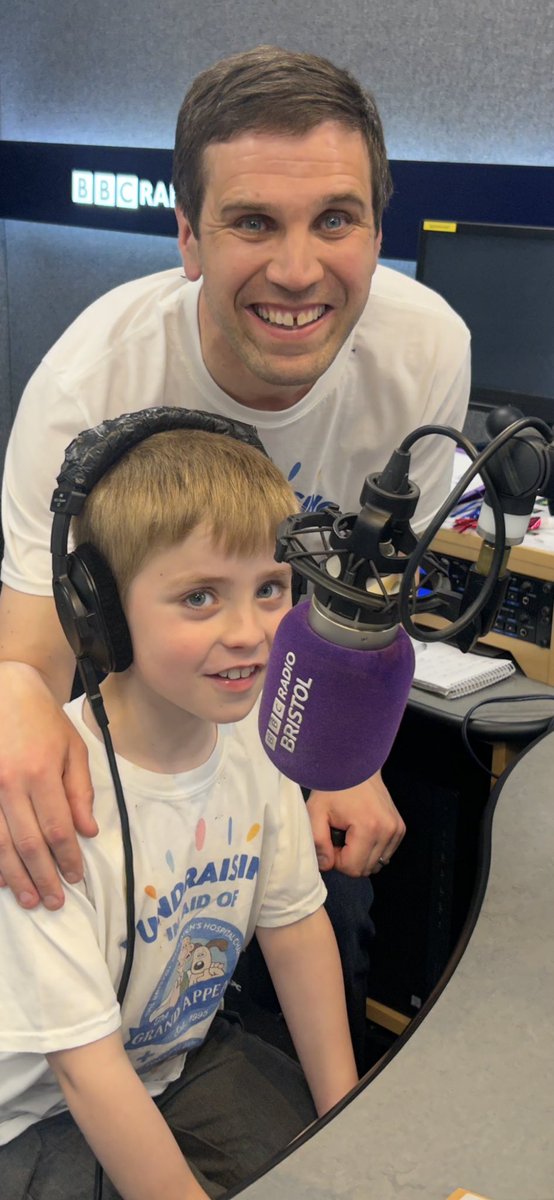 What a day @BBCRB with Reuben on @AndyBennett01 show sharing his fundraising adventure for @thegrandappeal. Meeting @DavidGarmston was an unexpected added bonus 🤩 Now for the Bristol family @Great_Run on Sunday! justgiving.com/page/david-tus…