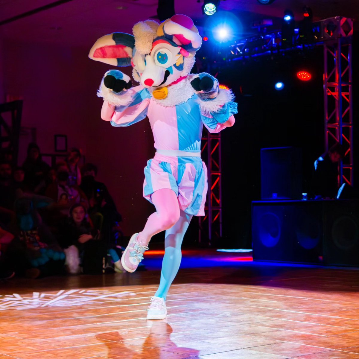 I posted this on Friday... I repeat I posted. This. On. Friday....

Just like I did with my LAST post RIGHT?
📷  <a href="/SmittyFurry/">Smitty</a>

#fursuitfriday