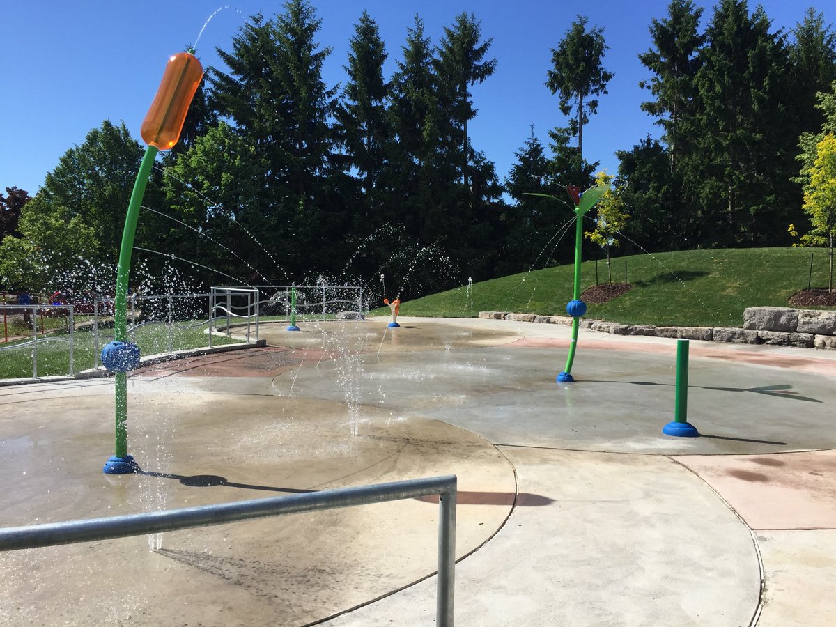 Pickering’s splash pads are now open for the season - just in time for the long weekend💦 Keep cool at one of three locations⬇️ 📍Amberlea Park 📍Beachfront Park 📍Foxtail Green Visit pickering.ca/splashpads for hours, maps, and more information.