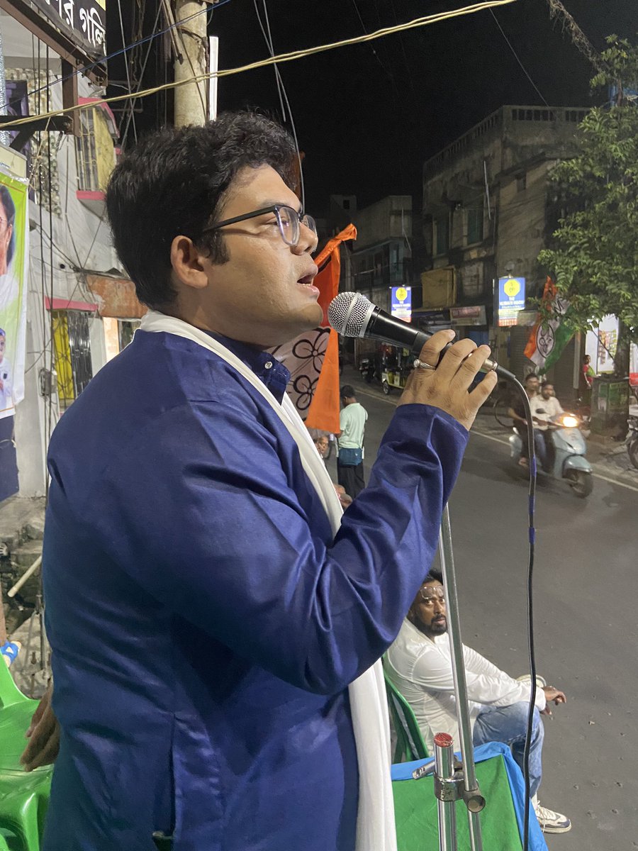 Addressed several street corners at Chanditala and Chinsurah today and the support for @KBanerjee_AITC and @rachna_b72 is overwhelming! 

People are ready to defeat @BJP4India and elect @AITCofficial candidates nominated by #MamataBanerjee in the upcoming #LokSabhaElections2024.