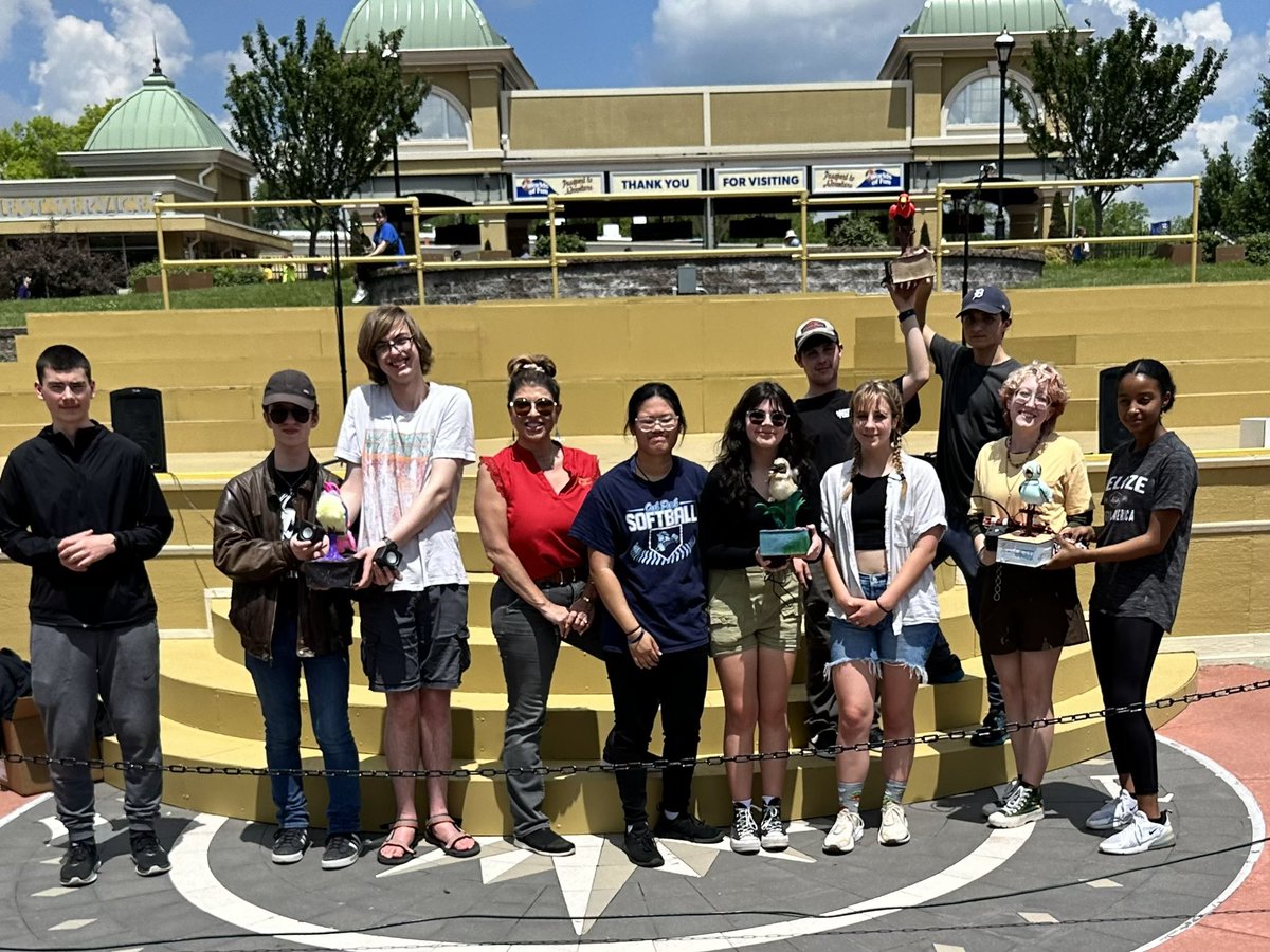 The Mini Songbird Challenge with @GarnerHoltEtI at @worldsoffun  was AMAZING! The Northtown bird, Mr. Beaks, from Foul Fitness took third place! @NorthtownNews @NKCSchools @NKCS_CCR