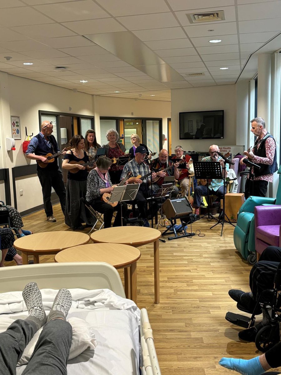 Dancing, hair do’s and manicures marked Dementia Awareness Week at hospitals across the Trust this week. Patients at the Cumberland Infirmary were treated to hair do’s, manicures, hand massages and even dancing to a ukulele band #daw 💙💛