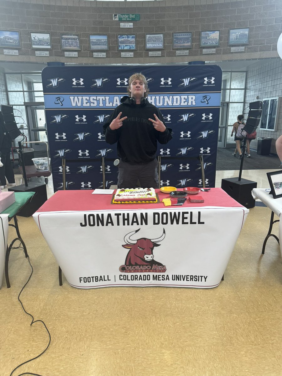 Congrats to 2024 DE <a href="/JonDowell02/">Jonathan Dowell</a> for signing with <a href="/CMUMavsFootball/">Colorado Mesa Football</a> Good Luck this Fall!

#BLEEDBLUE