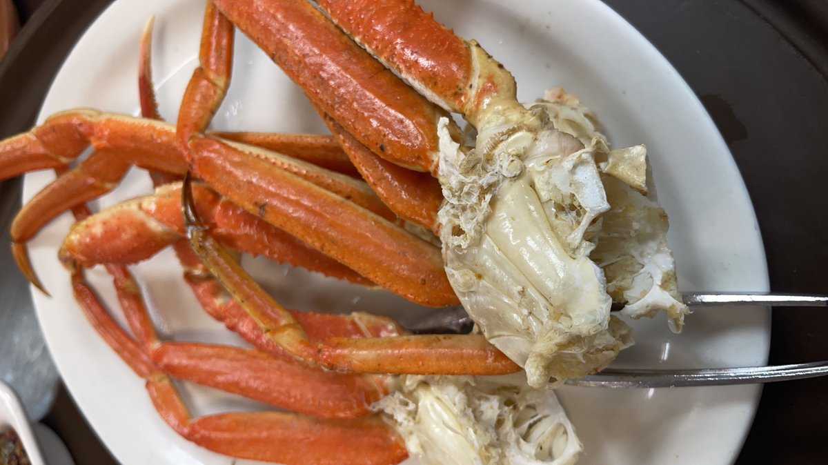 Snow Crab Legs & Butter doesn't get much better ..Yumm SNOW CRAB LEG DINNER (2) cluster served with 2 Sides $MP STEAMER #2 2 snow crab clusters, 1 lb jumbo gulf shrimp steamed potatoes & onions #crabs #seafood #homemade #yummy #lunch #orderonline #catering #happy #foodie #b...