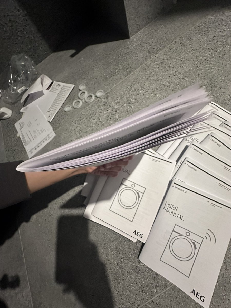 Got my new AEG washer&dryer with enough manuals.
20 manuals, 50 pages each, all saying the same thing in different languages (no English, just the most uncommon choices). Surely there’s a more eco-friendly way, @AEG_Global ? 🌍💡 #GoGreen #SmartTech #SaveTheTrees #thisisinsane