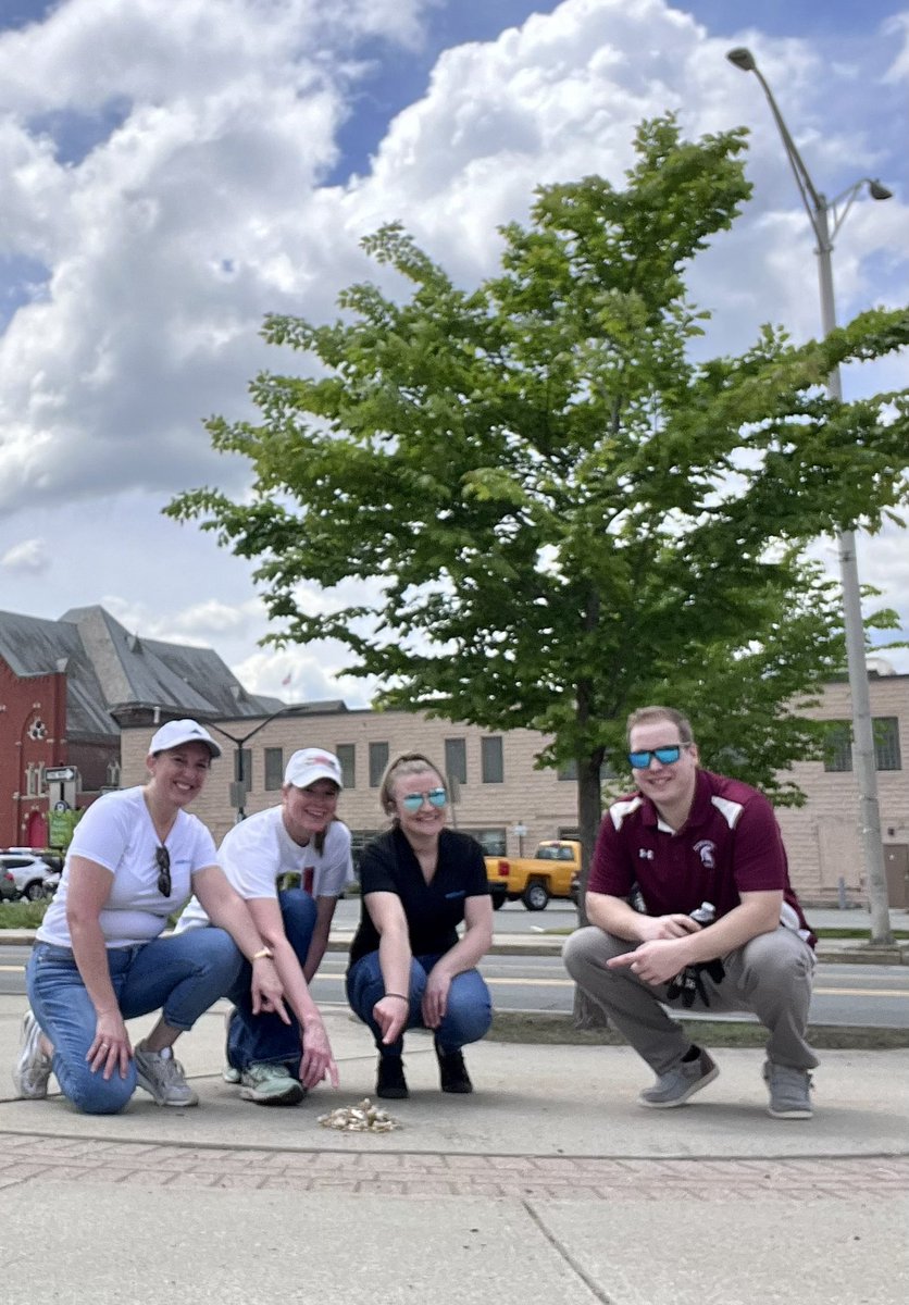 KarenKCPA's tweet photo. #pittsfieldcleanupday Team Smith Watson - we kick Butts. https://t.co/dDuzzPT03V