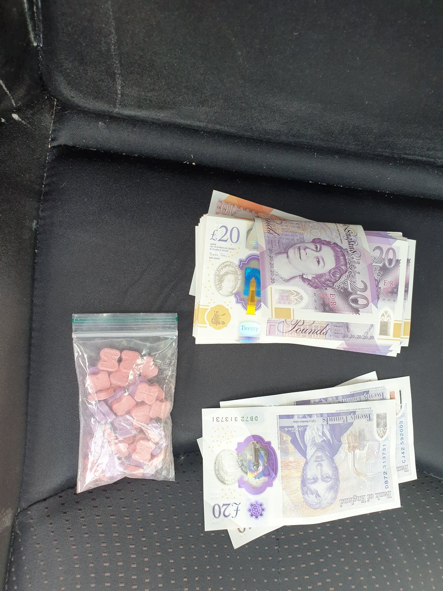 Officers from Roads Policing today have stopped 2 separate cars due to the drivers using their phone. Both arrested due to a positive drug wipe. The second was also arrested with a large quantity of drugs and cash. #fatal4