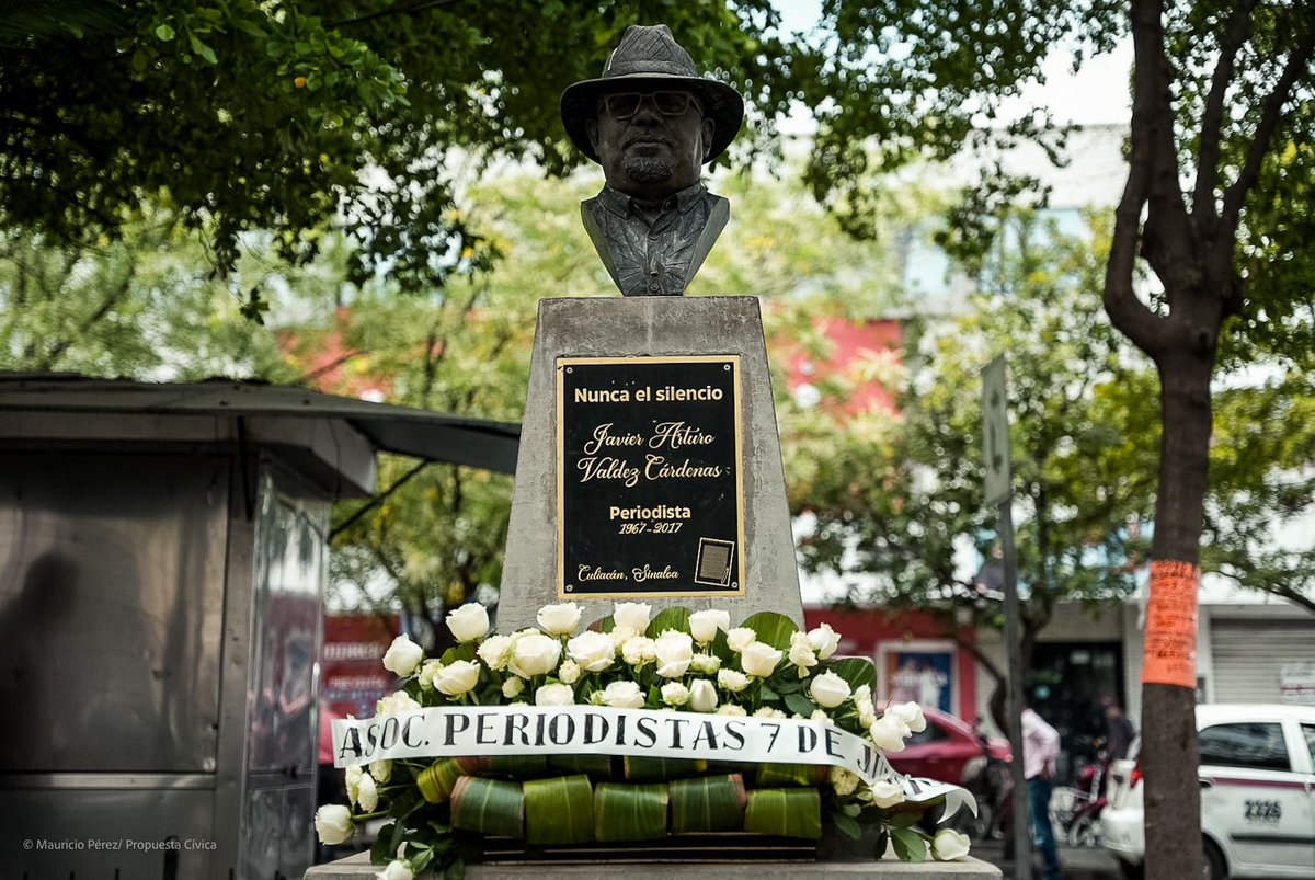 PropuestaCivica's tweet photo. A 7 años sin Javier Valdez, participamos en una jornada en su memoria desde #Sinaloa. La exigencia de justicia para todos los periodistas asesinados y desaparecidos en el país no cesará. Sus familias, que enfrentan miedo y agresiones, ahora alzan la voz juntas con @TejidosRed. 🧶 https://t.co/Kklxd9eqPQ