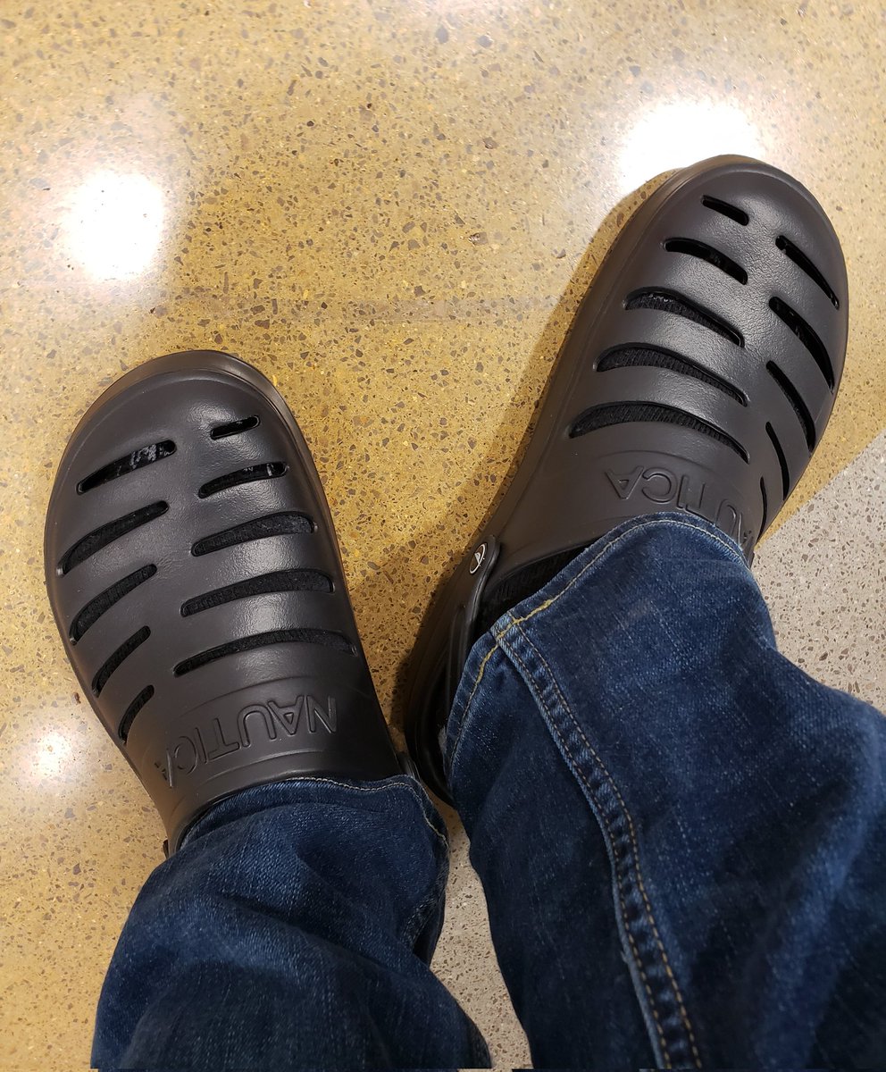 For years, when I would see people wearing these, I would think 'damn those are ugly', but when I stepped into a pair last night, I thought I had stepped into heaven. I'm sold. I now understand. I may have even bought two pair.👍🏽