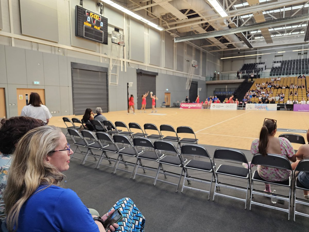 At Emirates Arena to watch the @SirensNetball take on the @Pulse_Netball can't wait to see this game. 
#SirensTribe