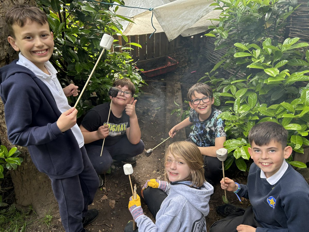Dragonflies’ Forest School challenge today … build a shelter that will hold the five members of their team, light a fire in the bottom of a Kelly Kettle and toast marshmallows! Challenge complete! 🌟#learningoutdoors #lifeskills @satrust_ @spencer_hub