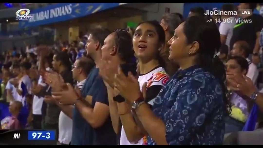 Emotional scenes at Wankhede when Rohit Sharma got out for 68 runs from just 38 balls. 🏏