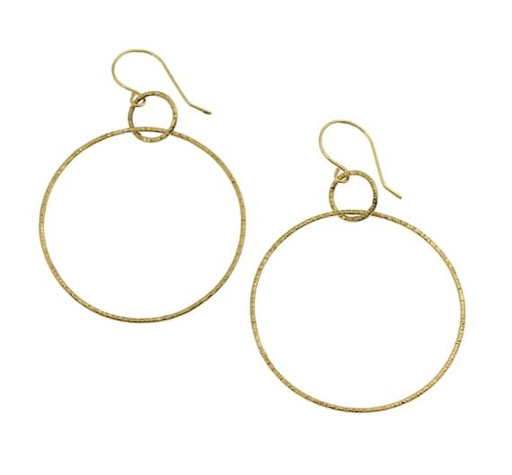 Give your style a golden boost with our Chased Nu Gold Brass Hoop Earrings, a chic choice for any outfit! 💛✨ 

Daily Jewelry Tips 👉🏼 @johnsbrana.

#GoldEarrings #HoopEarrings #JohnsBrana
buff.ly/3X4jqIr