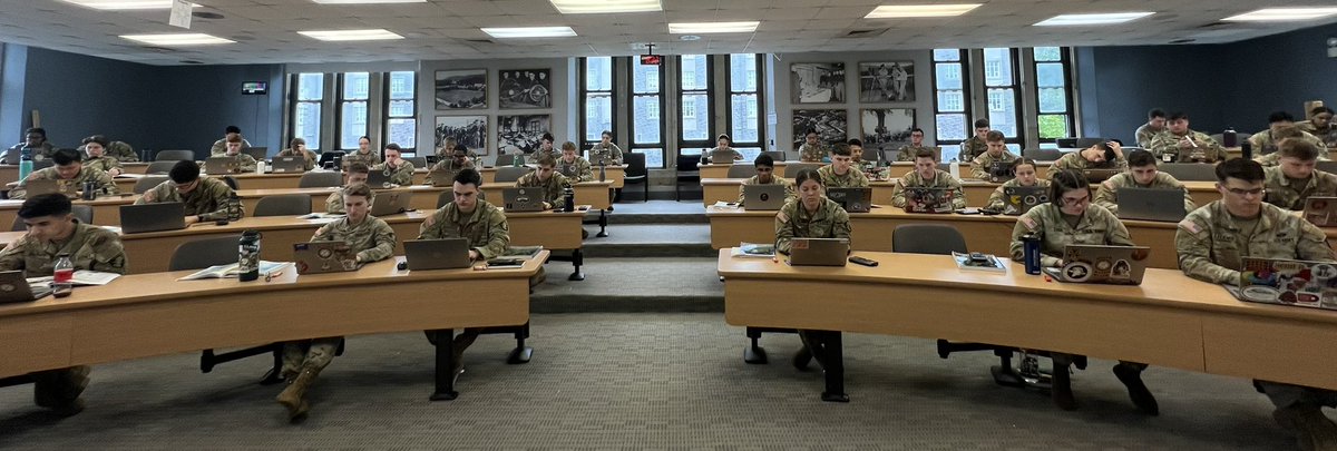 Live look 👀 at “TEE Magic” in the making within the halls of G&EnE!  Earning their DIRTMAN & DIRTWOMAN Tabs!  EV203 Physical Geography “Dirt” People & Planet 🌎 #BEATtheDEAN #GoDIRT  @usma_gene @DeanUsma @WestPoint_USMA @WestPointParent