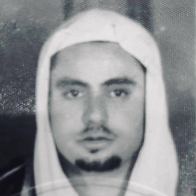 ebrahimmogherbi's tweet photo. { ضباء جارة البحر ) مسيرة التعليم في ضباء ،وذكرى جميلة لرواده )الشيخ  الوالد (عبدالرحيم بن حسين حسن أحمد خضير )(ابومحمد)رحمه الله تعالي .أول مسؤول اداري ،يعين في ضباء في (مندوبية البنات  (وهو سليل اسرة علميه عريقة جمعت بين الدين والأدب ، 
والمسؤولية الاداريه في الدولة ——من يراه يرى النور يشع من وجهه ضياء وحياء —استلم مندوبية البنات وما يتبعها من المدراس بكل امانه واخلاص ومتابعة وكان رحمه الله في مكان المسؤولية  التي أنيطت به ،لما اتصف به بالأدب والعفة والدين والخلق ،وهذا مالمسته فيه ،ولا ازكيه على الله ،//نبذة  //والدته ((نيفا العبيدان )

-و��د في ضباء عام 1354هـ وفقاً لحفيظة النفوس،
-توفى في 30/1/1398هـ 
-أول مندوب لتعليم البنات بضباء
-تولى ادارة الأمر بالمعروف والنهي عن المنكر  قبل مهام المندوبية ،بعد والده وهو ثاني مدير للهيئة في ضباء 
-
-كان مثالاً للضبط والربط ،في عمله ،بشهادة معظم المسئولين واولياء الأمور
-أول مندوبية كان مقرها في منزل العم / محمد حسين جابربالقرب من مدرسة البنات الابتدائية المملوكة للعم / إبراهيم علي خضير آنذاك 
-كان قبل بداية الامتحانات النهائية يسافر المدينة المنورة لاستلام اسئلة الامتحانات من ادارة تعليم المدينة حيث كانت ضباء تتبع المدينة فيما يخص تعليم البنات /تحمل مسوولية ��لمدرسات وأولياء امورهم و إقامتهم في ضباء وتجهيز سفرهم وحل مشاكلهم ومتابعتهم ،
-كانت امنياته ان يدخل العسكرية وبالفعل سافر الى الطائف إلا أن الشيخ حسين كان رافضاً لذلك واعاده من الطائف
-كان مواظباً على الصلاة في المسجد ولا يتهاون في ذلك حتى وفاته في المسجد الذي الملاصق لمنزل / شحاته بديوي أمام منزل العم / حسن علي خضير مدير المالية آنذاك 
-
-كان المرحوم يعاني من مرض السكري ويوم وفاته وبعد صلاة الفجر واثناء وقوفه في مخبز أحمد مرعي اغمي عليه ونقله الأستاذ محمد قاعود الى المستوسف ثم نقل بالأسعاف الى تبوك وفي منتصف الطريق ،وتحديداً في الزيته توفاه الله تسلم مهام ا��مندوبية من بعده الاستاذ محمود بن على خضير ،بالإضافة ألى عمله بالبنين ثم العم محمود ابو حسبوا.// له من الذرية خمسة ابناء  وخمسة بنات. 
١/ الأبن الأكبر محمد توفي في صغره ٢/ العميد هشام متقاعد ٣/العميد بحري معاذ متقاعد ٤/العميد حسين (قائد قوات الأمن البيئي في منطقة المدينة المنوره ٥/محمد 
وخمس من البنات هما أقبال وعطاف و
ثلاث متوفيات فاطمة  ونيفا والهام —//زوجته السيدة الكريمة (سعاد محمد خضير )من سيدات المجتمع في ضباء .،حملت لقب (سعادالمندوب )وصار هذا اللقب اسم شرفي لها —مااجمل أن تحمله !!سكنت المدينة المنوره وساهمت في كثير من الأعمال الخيرية ، رحمه الله رحمة واسعه ولازالت ذكراه وطيبته عالقه في الأذهان ،