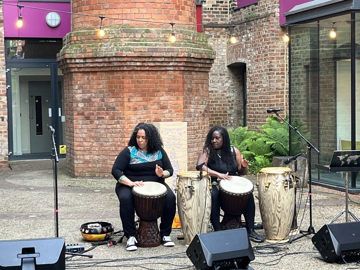 Got my pink badge and a gin fizz to officially kick off my <a href="/TheLateShows/">The Late Shows</a> #thelateshows2024 at the <a href="/ToffeeFactoryUK/">Toffee Factory</a> with live music from <a href="/Hannabiell/">Hannabiell</a>!