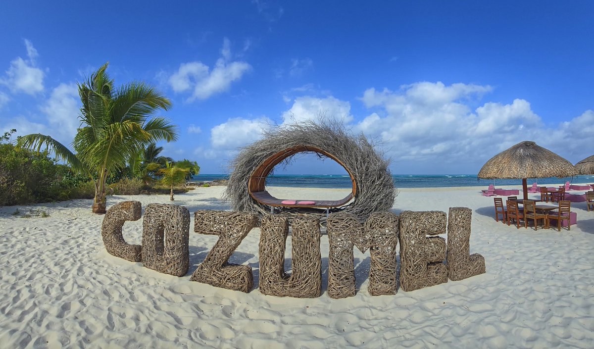 La isla de #Cozumel está llena de maravillas por descubrir 🌴✨ Te invitamos a visitar #PuntaSur, donde podrás encontrar increíbles playas, diversidad de flora y fauna, el gran Faro Celarain ¡y mucho más! #SóloPorUltramar

Reserva tu próximo viaje en: bit.ly/OnlineUltramar