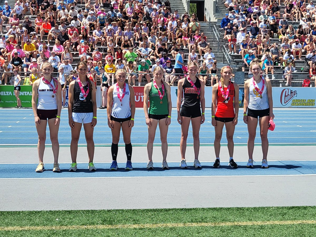 Lucy Wischmeyer and Elsa Appleton go 8th and 20th in the Long Jump.  Very proud of these two!