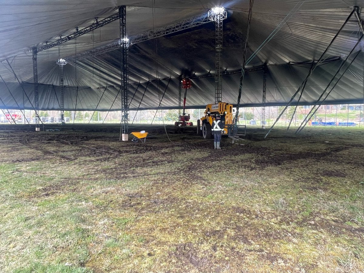 How many tractors can you fit in your tent this May 24? 🎪 It begins again! We are on site and assembly has started. Tickets ON SALE NOW at icebergalleyconcerts.com The countdown to #IAPT2024 is on!