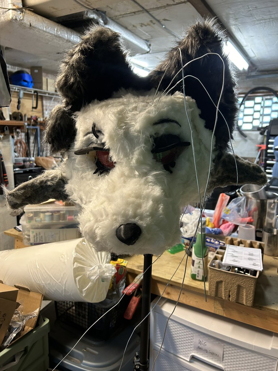 MangaGuitar96's tweet photo. New wig making stand finally arrived. Now I can REALLY get into the nitty-gritty. #cosplay #Loona #helluvaboss #cosplaying #wigstand #wigmaking. #timetogetcracking #HelluvaBossLoona
#helluvabosscosplay #vivziepop https://t.co/kyYzQ3PHgO
