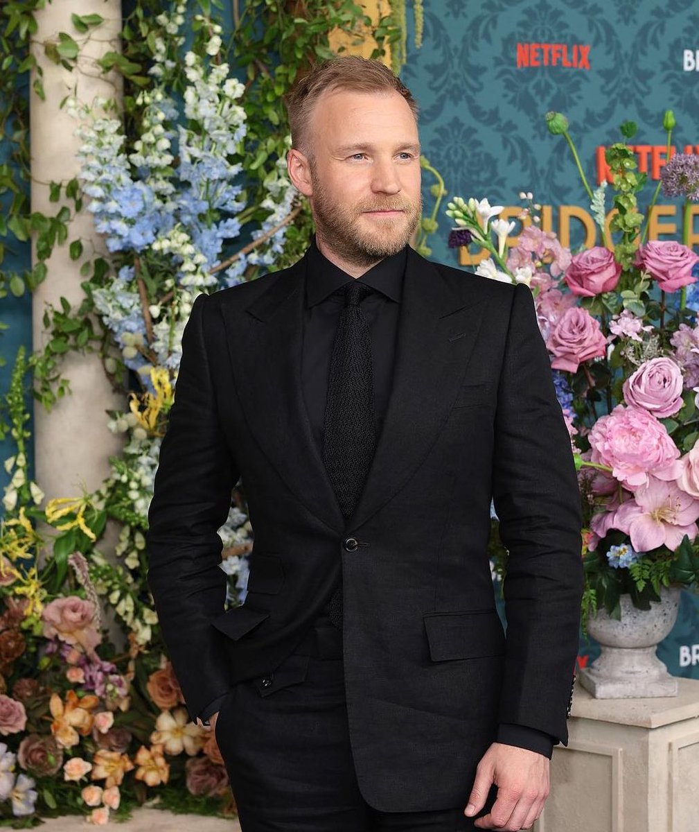 DKienne's tweet image. I’m so sorry to Colin. Sorry to this man. But I fear this guy kinda ate you all the way uppp 👀
#BRIDGERTON #IsaidwhatIsaid