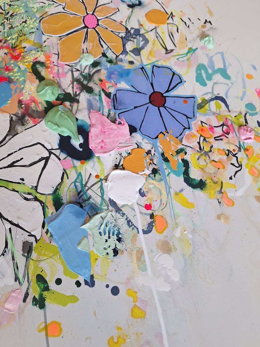 A nice commission for @DegreeArt coming to life this week 🥰
.
.
.
#leeherring #art #spraypaintart #texturedart #abstract #stencilart #northwestartist #floralart #botanicalart
