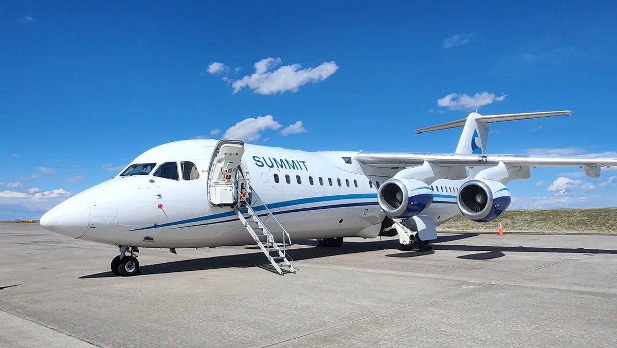 Fly_SummitAir's tweet photo. Our recent trip to @DENAirport was a great opportunity to showcase Summit Airs transborder capabilities as well as the unmistakable AVRO RJ100. The team took some time to check out some of the amazing scenery surrounding #Denver!
#FlySummitAir https://t.co/nAicxKGpSP
