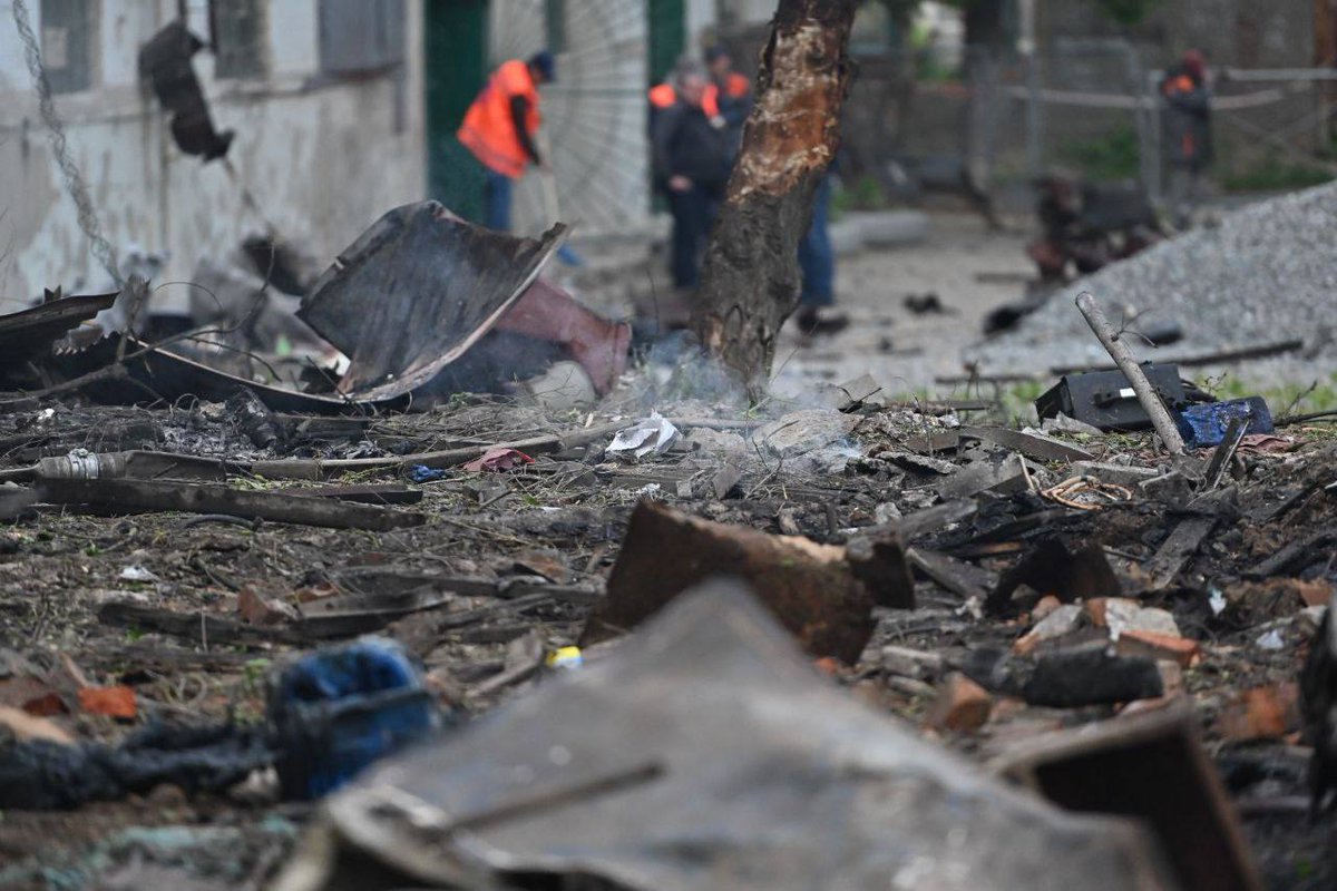 Атака РФ на Харків: кількість загиблих зросла до 3 осіб, поранених - до 28 Джерело: censor.net/ua/n3490051