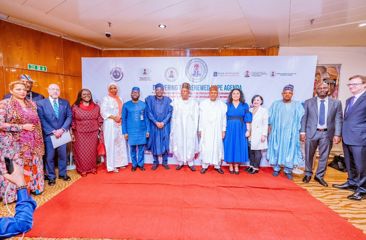 Vice President Kashim Shettima @officialSKSM emphasises that President Bola Ahmed Tinubu’s Renewed Hope Agenda is designed to transform Nigeria into a prime global investment destination. Speaking at a High-level Dialogue in Abuja, Shettima highlighted the agenda’s focus on