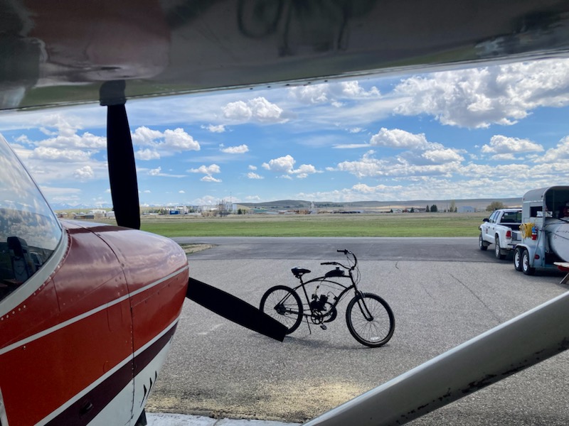 DZONESkydiving's tweet image. From the inside looking out. Yellow Jacket and Orange Bang are ready to go visit the sky. Who else is ready for some sky jumping? #ThreeForks #Montana #dzone #tandem #funjumps #wingsuits #feelthefreedom