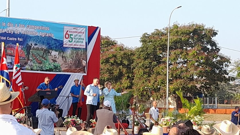 En el marco de la celebración del Acto Nacional por el 65 Aniversario de la Ley de Reforma Agraria nuevos jóvenes se suman a las filas de la UJC. #SanctiSpírirusEnMarcha #UJCuba